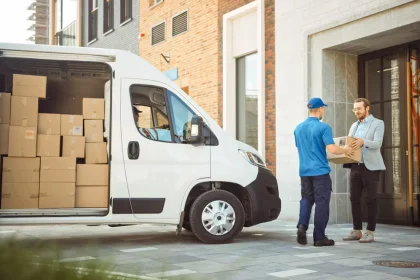 Milei cambia el sistema postal: habilita exportaciones sin tope y baja impuestos para compras afuera