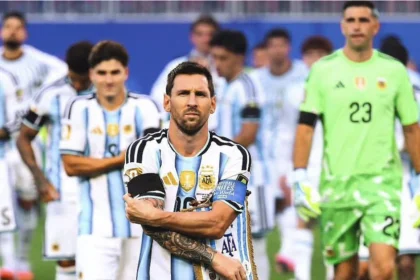 Messi encabeza la salida de la Selección Argentina antes de disputar la final del Mundial 2026. (@Argentina)