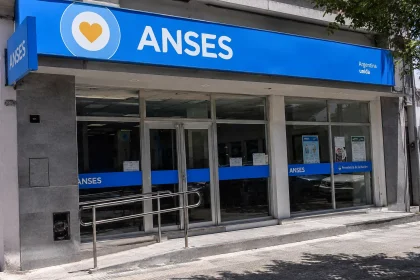 Hay que eliminar el requisito de 30 años de aportes para jubilarse